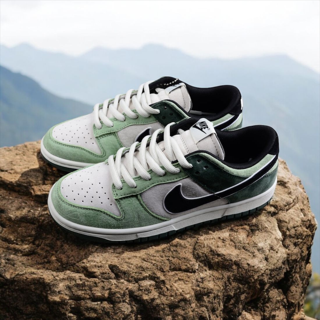 NIKE SB DUNK LOW x otomo OST GREEN BLACK